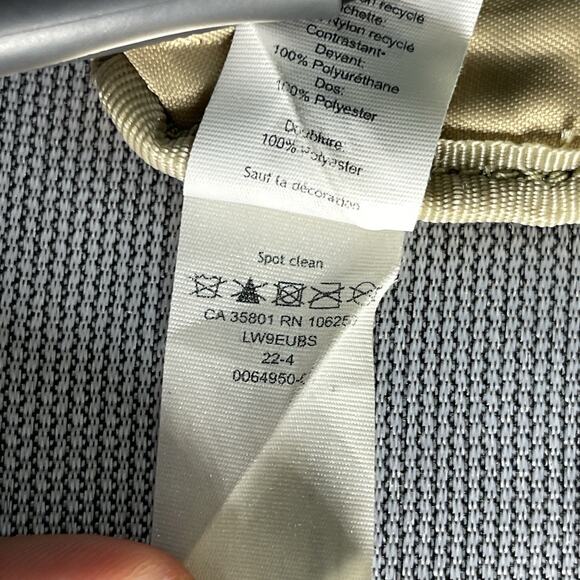 Lululemon Pouch Wristlet Beige Recycled Nylon Zip with Carabiner Clip Incomplete - Picture 8 of 9